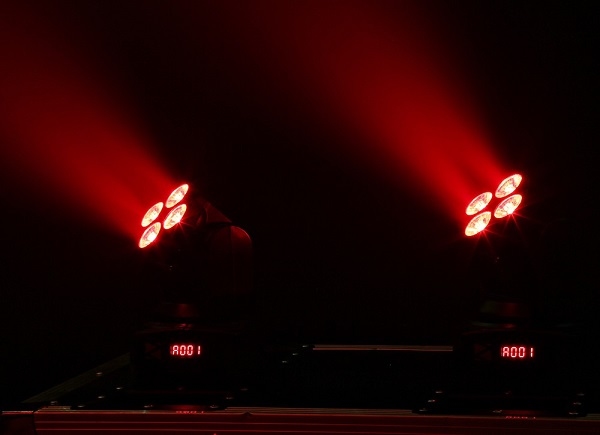 BEAMZ MHL36 Moving Head set van 2 in tas