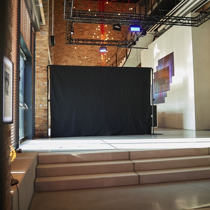 GRAVITY PAD T Horizontale paal Pipe & Drape systeem 1260-2050mm