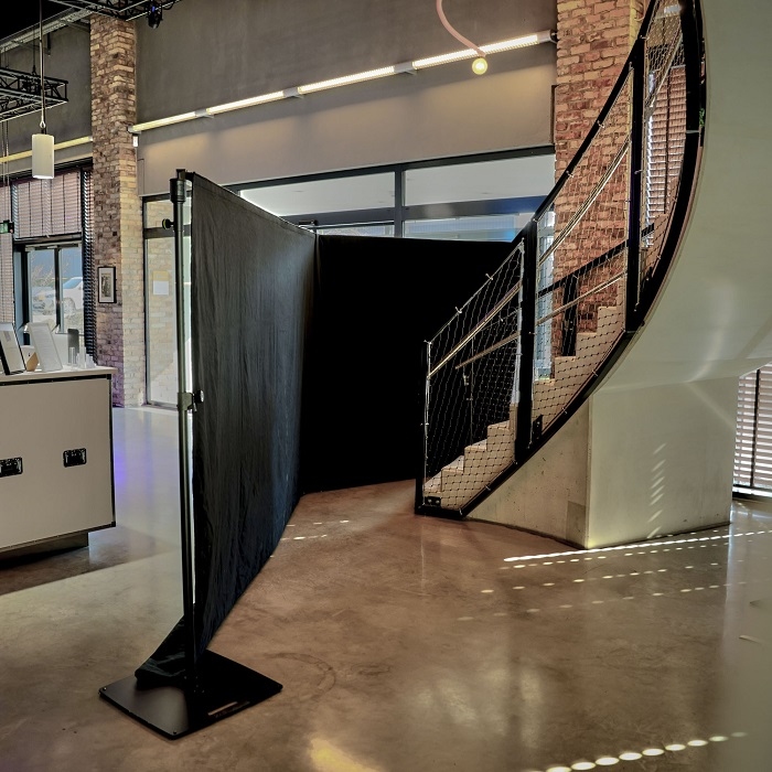 GRAVITY PAD T Horizontale paal Pipe & Drape systeem 1900-3500mm