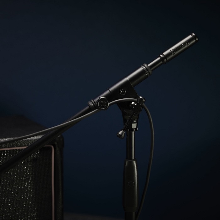 GRAVITY TMS 4232 B Korte Microfoonstandaard met Tripod