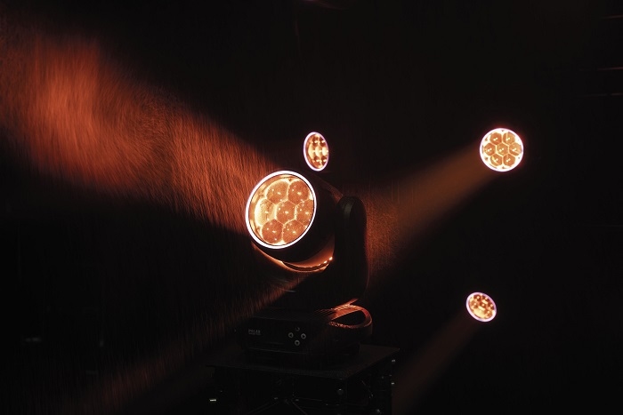 SHOWTEC Polar Wash 740 IP65 met Zoom en Ringeffect