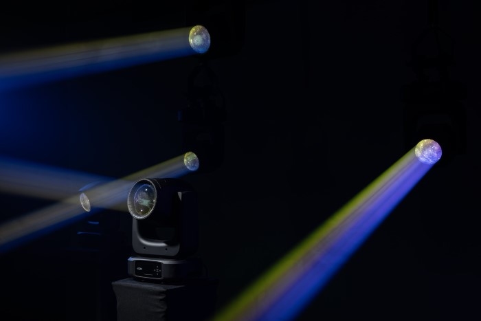 SHOWTEC Xpression 2000B Beam Moving Head