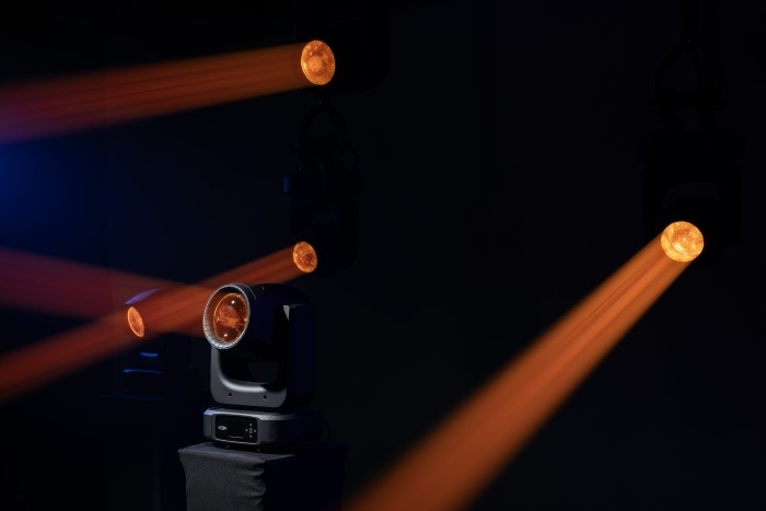 SHOWTEC Xpression 2000B Beam Moving Head