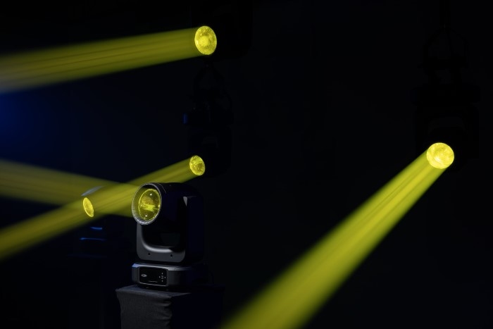 SHOWTEC Xpression 2000B Beam Moving Head