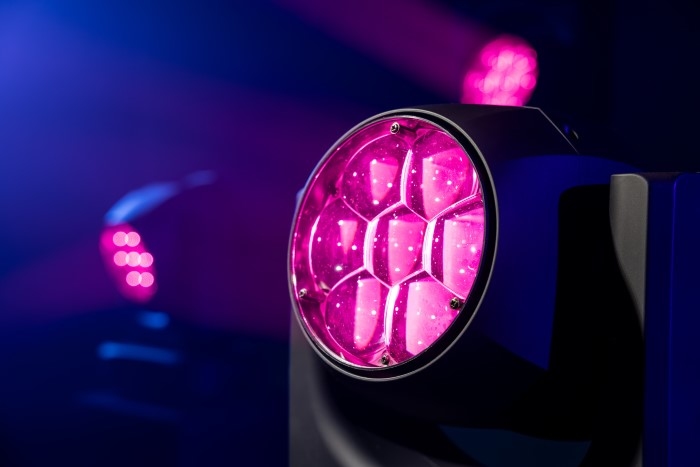 SHOWTEC Xpression 2000W Wash/Beam Moving Head